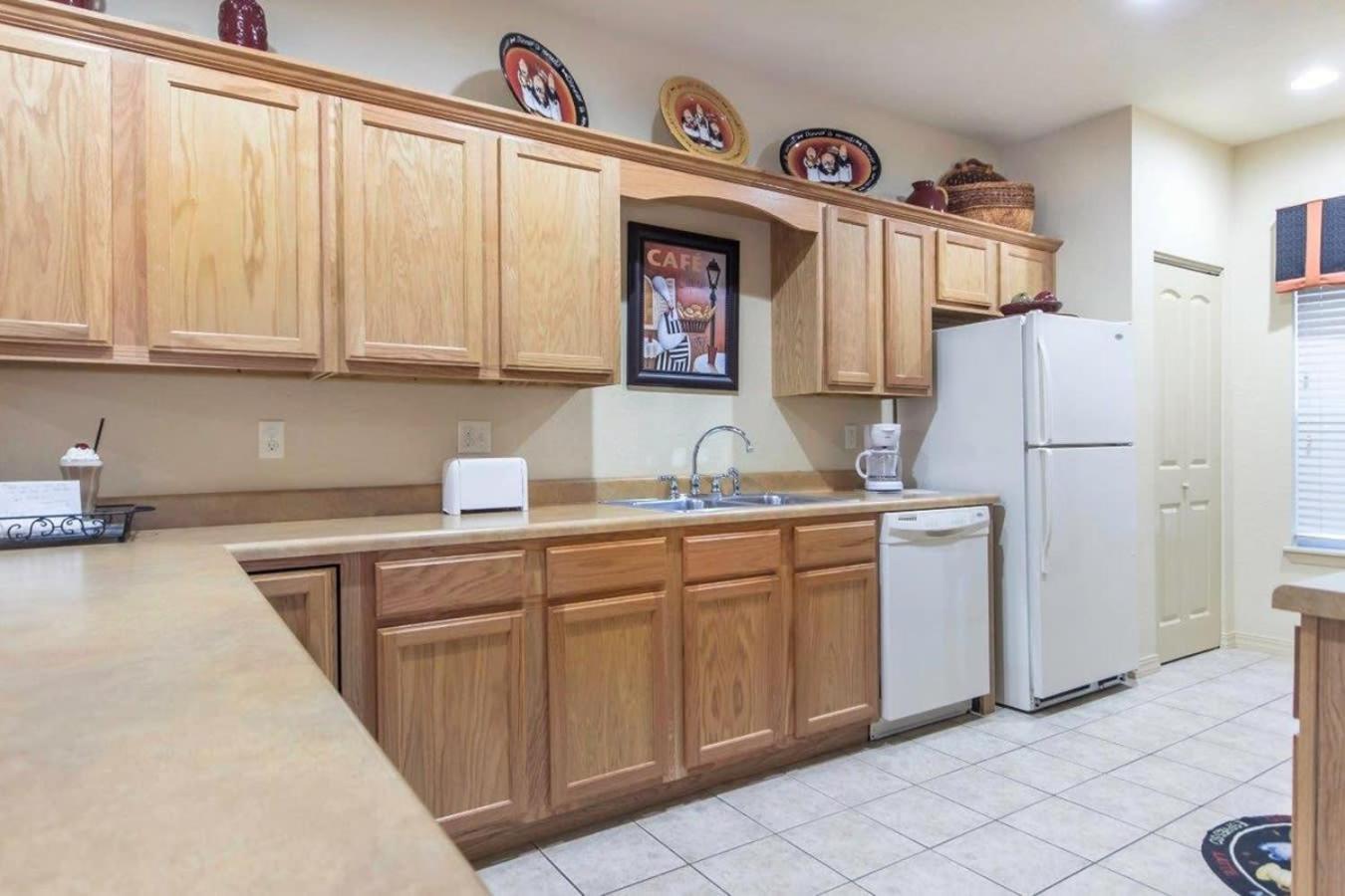 With A Walkout And Elevator Access At Thousand Hills And Next To 76 Apartment *